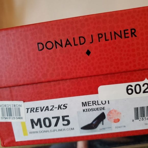 Donald J Pliner suede heels - Picture 8 of 8